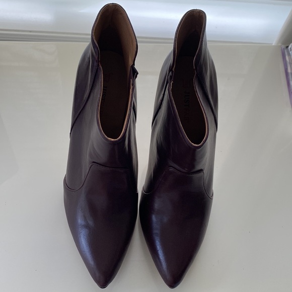 JustFab Burgundy Brown Heeled Boots; Size 9 - Picture 4 of 7